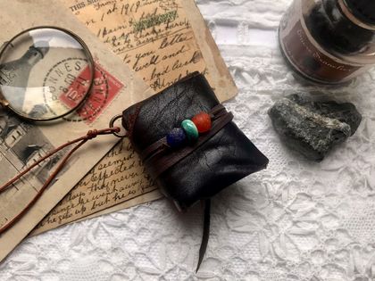 Little Indigo - A Miniature Wearable Book